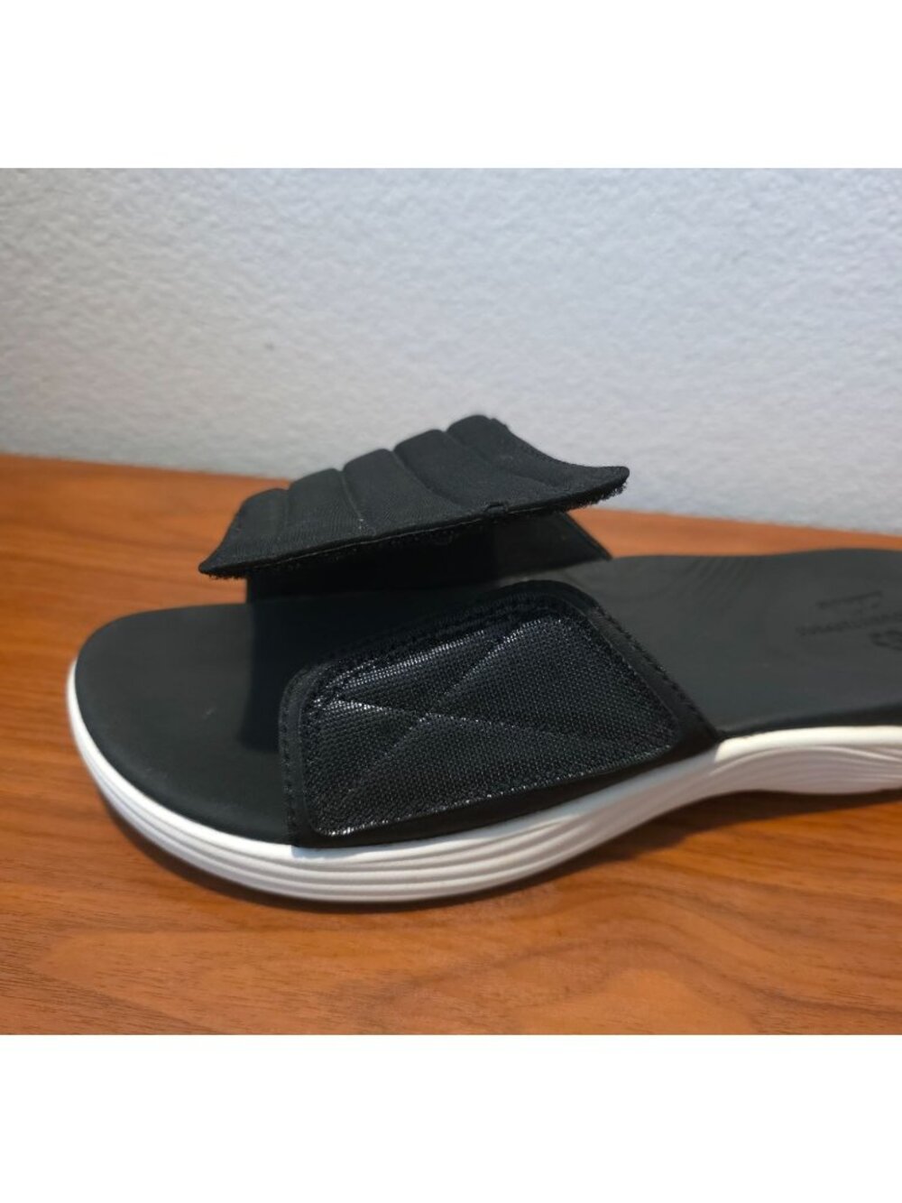 Clarks Cloudsteppers Lola Surf Black Slide Sandals w/ Cushioned Sole Women's 9M - Picture 7 of 7